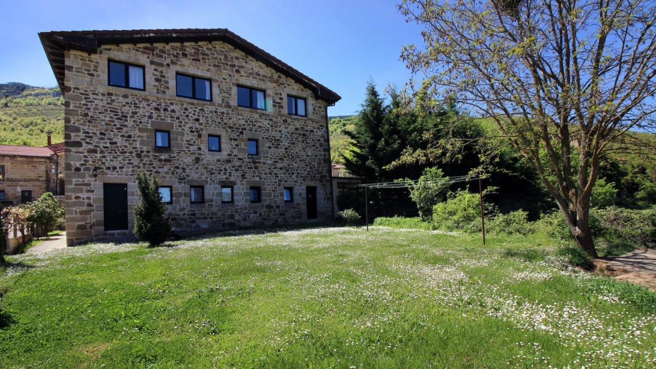 La Romanika De Fellini San Martín de Elines Exterior foto